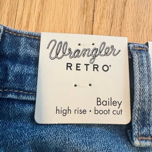 Wrangler Women's Retro Bailey Bootcut Jeans - Picture 3 of 4